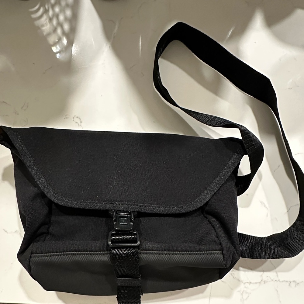 Uniqlo Mini Messenger Bag Black Crossbody